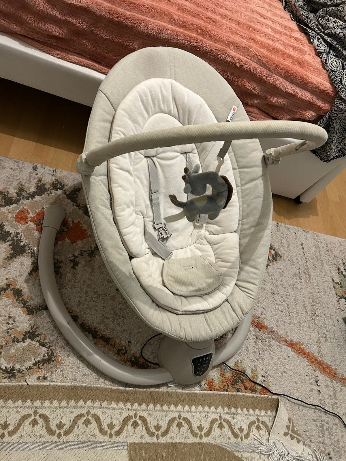Mooie en comfortabele baby schommelstoel, Ophalen, Zo goed als nieuw