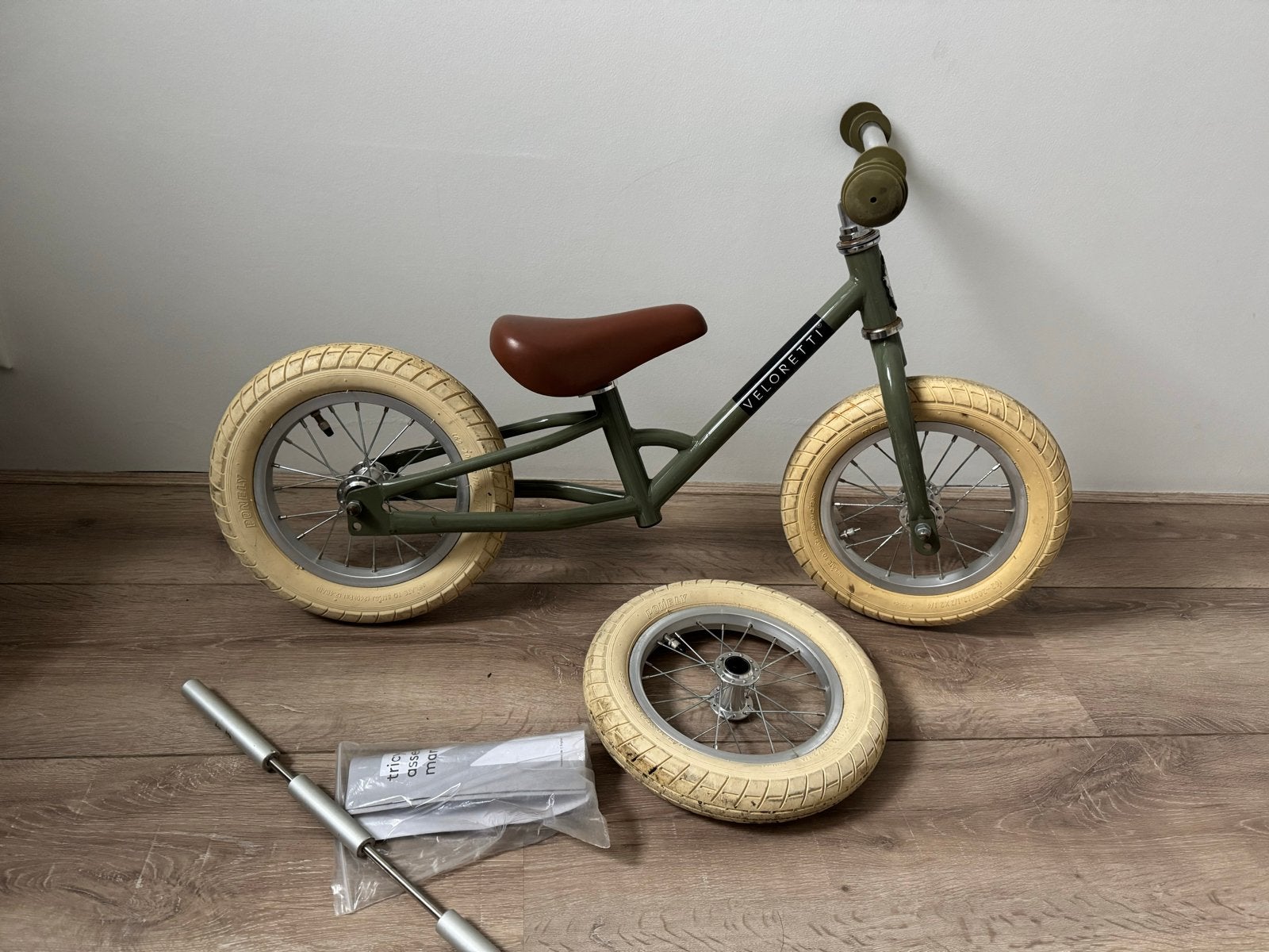 Veloretti Tricycle / loopfiets, Fietsen en Brommers, Ophalen, Gebruikt, Terugtraprem, Minder dan 16 inch