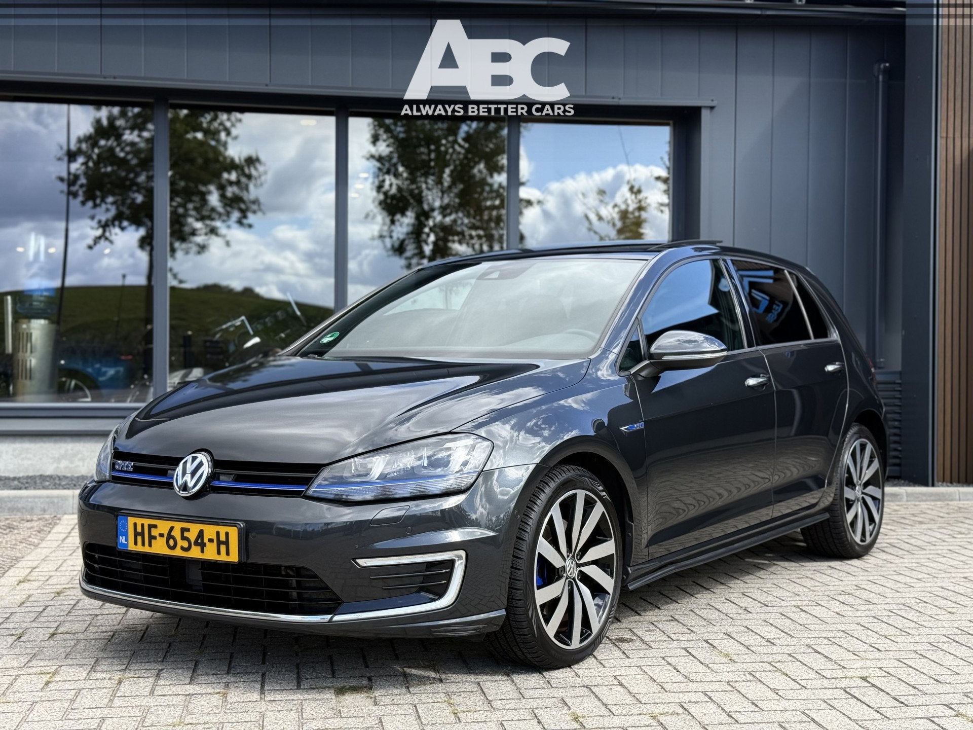 Volkswagen Golf 1.4 TSI GTE Pano Leder ACC Keyless Sfeerverl, Gebruikt, 4 cilinders, Automatische klimaatregeling, Zwart