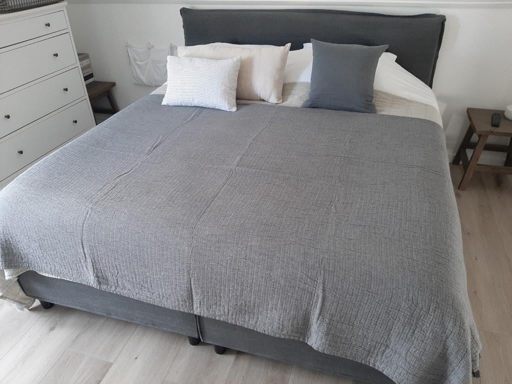 Nieuwe sprei H&M 150 x 250cm, Eenpersoons, Overige typen, Nieuw, Ophalen of Verzenden