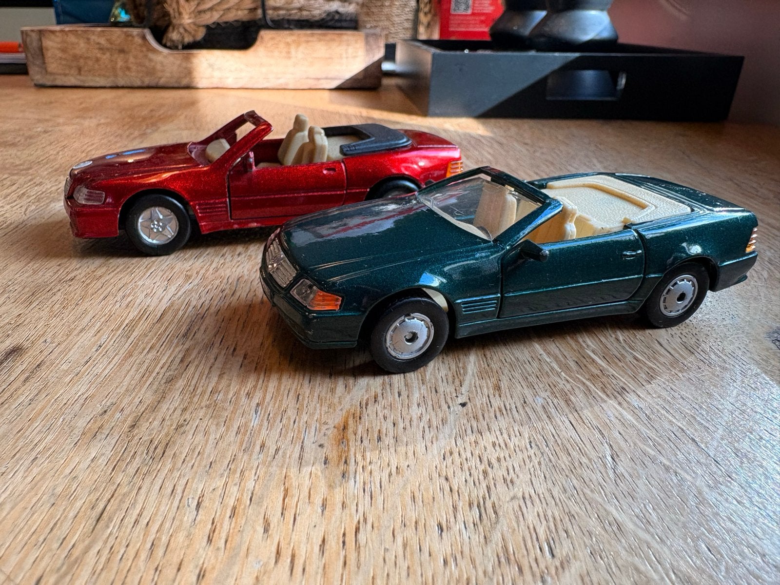 Maisto & Welly Mercedes Benz 500 SL modelauto's 1/40, Ophalen of Verzenden, Gebruikt, Auto, Overige merken