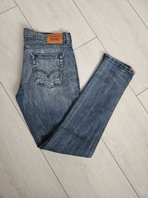 Levi's slim fit W28, Blauw, Ophalen of Verzenden, Zo goed als nieuw, W28 - W29 (confectie 36)