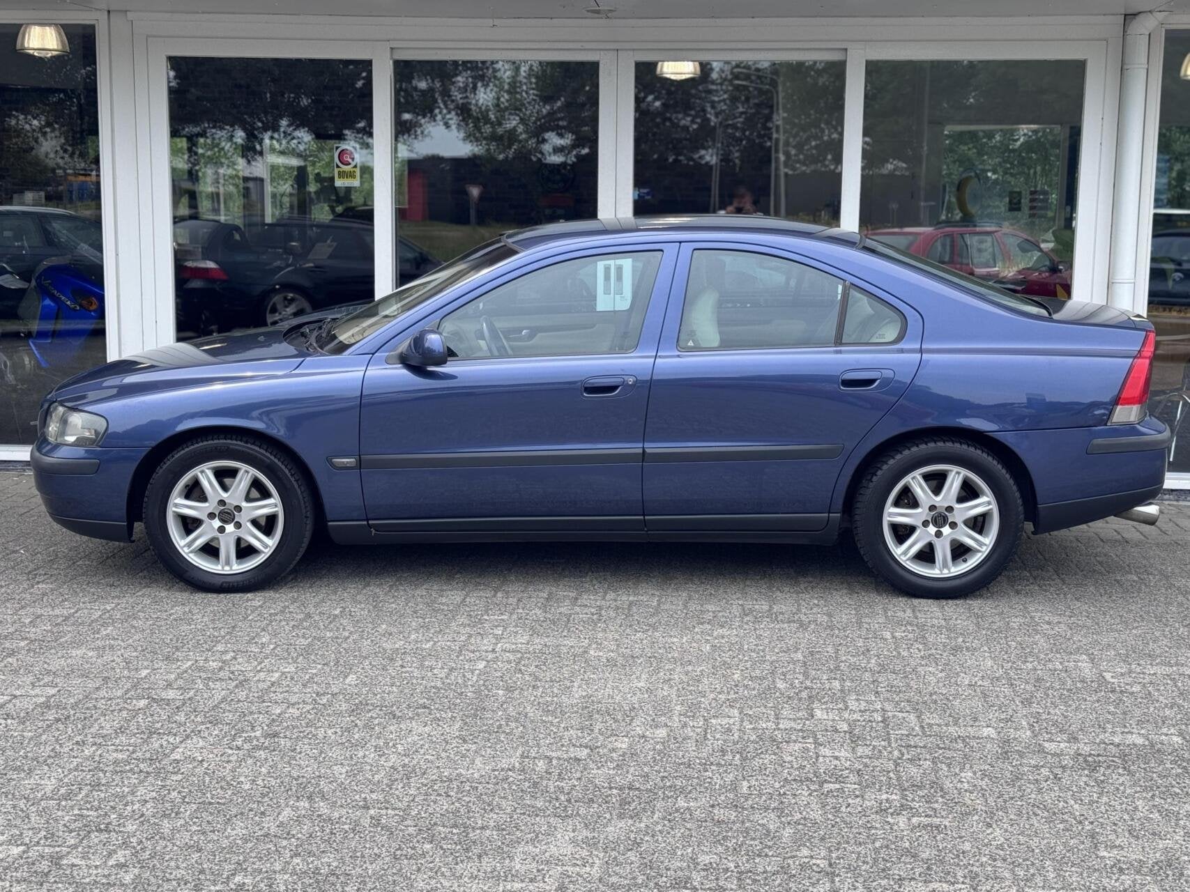 Volvo S60 2.4 5 cilinder 170pk,Edition,Leder,clima,cruise,tr, Voorwielaandrijving, Gebruikt, Beige, Blauw