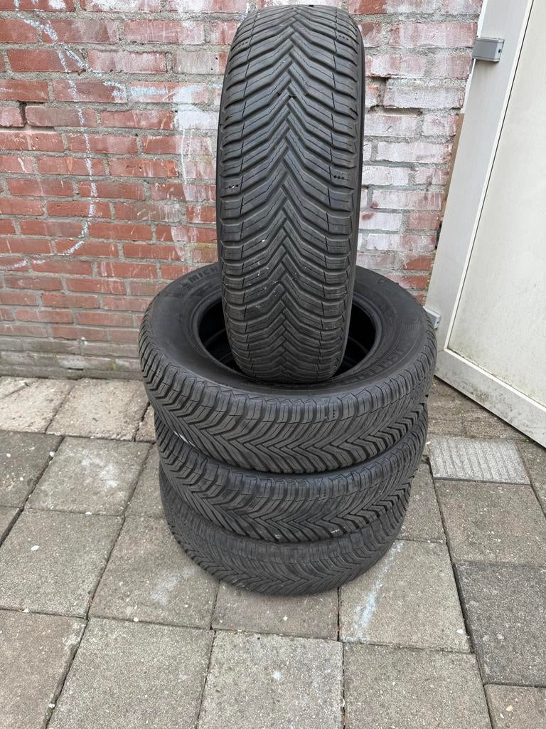 Michelin 215-65-17 crossclimate 2 Zgan, Auto-onderdelen, Banden en Velgen, 17 inch, Ophalen of Verzenden, All Season, Band(en)
