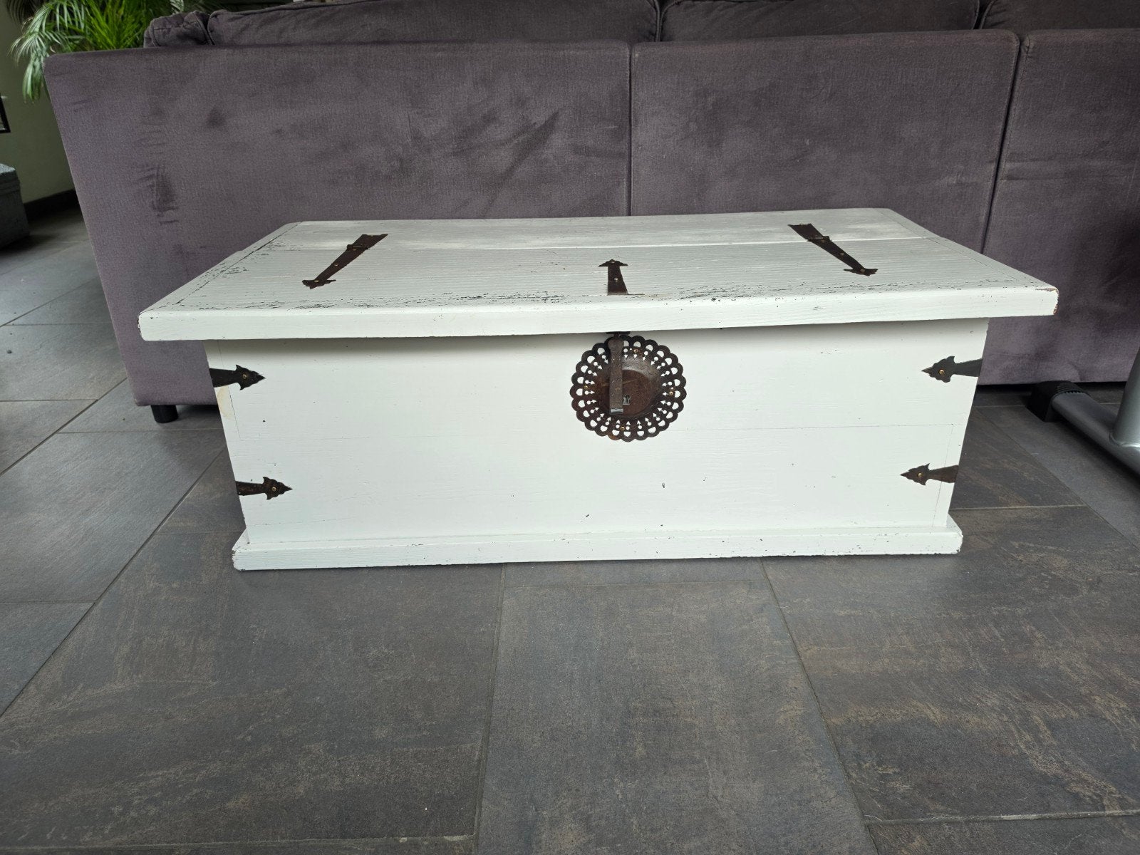 Decoratieve houten deken kist - wit met metalen accenten, Gebruikt, 100 tot 150 cm, 5 – 50, 50 tot 75 cm
