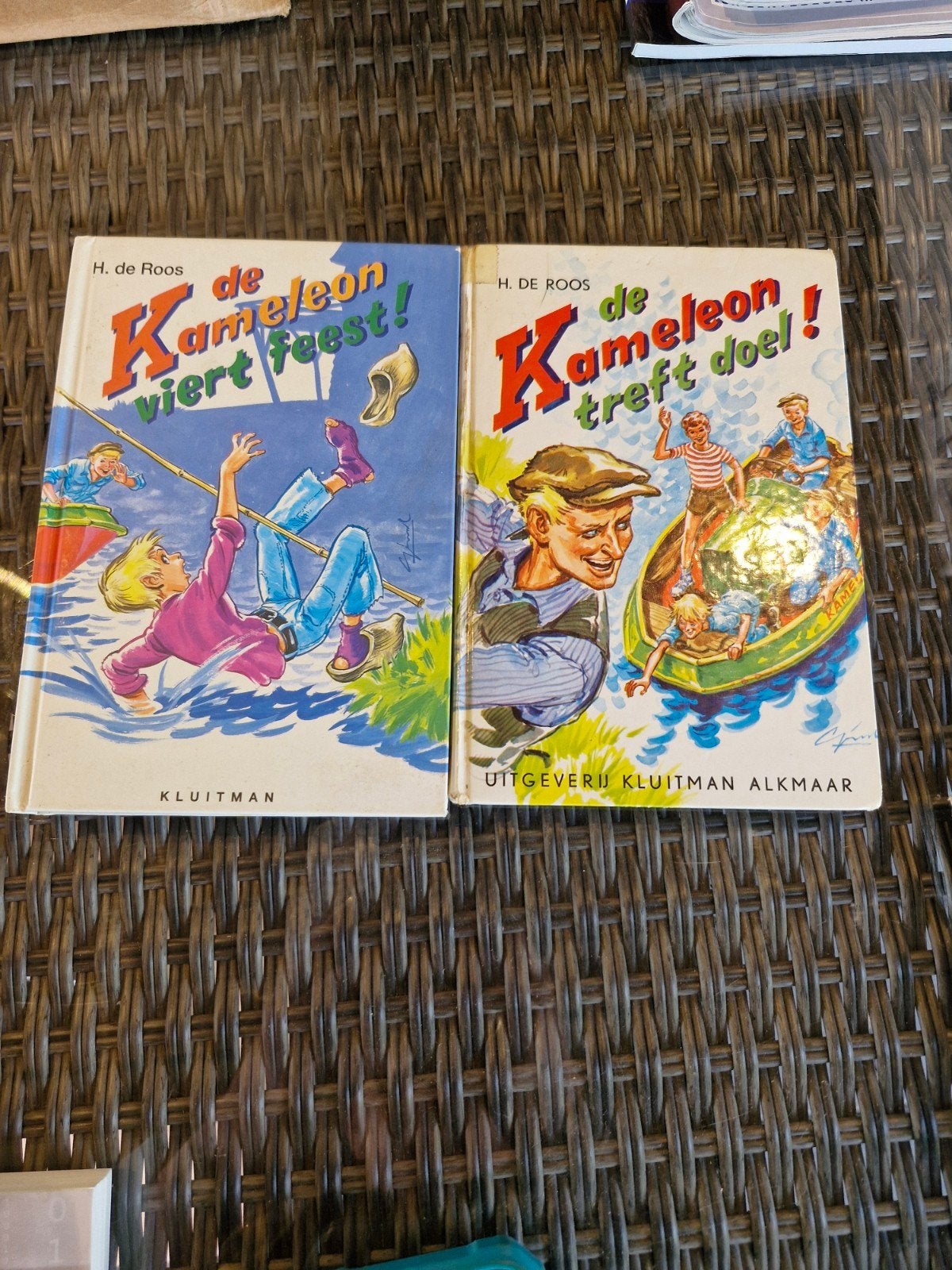De Kameleon viert feest! & De Kameleon treft doel 2 boeken), Boeken, Ophalen of Verzenden, Gelezen, H. de Roos, Fictie algemeen