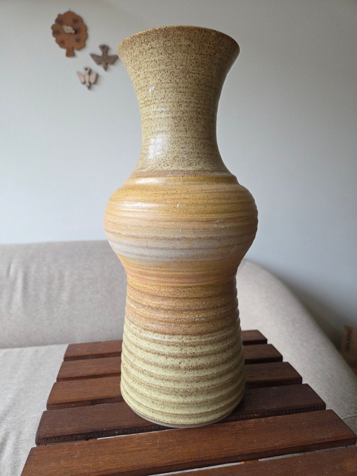 Vintage vaas midcentury zandkleurig en vergrijsd lichtblauw, Ophalen, Handgemaakt, Beige, Zo goed als nieuw