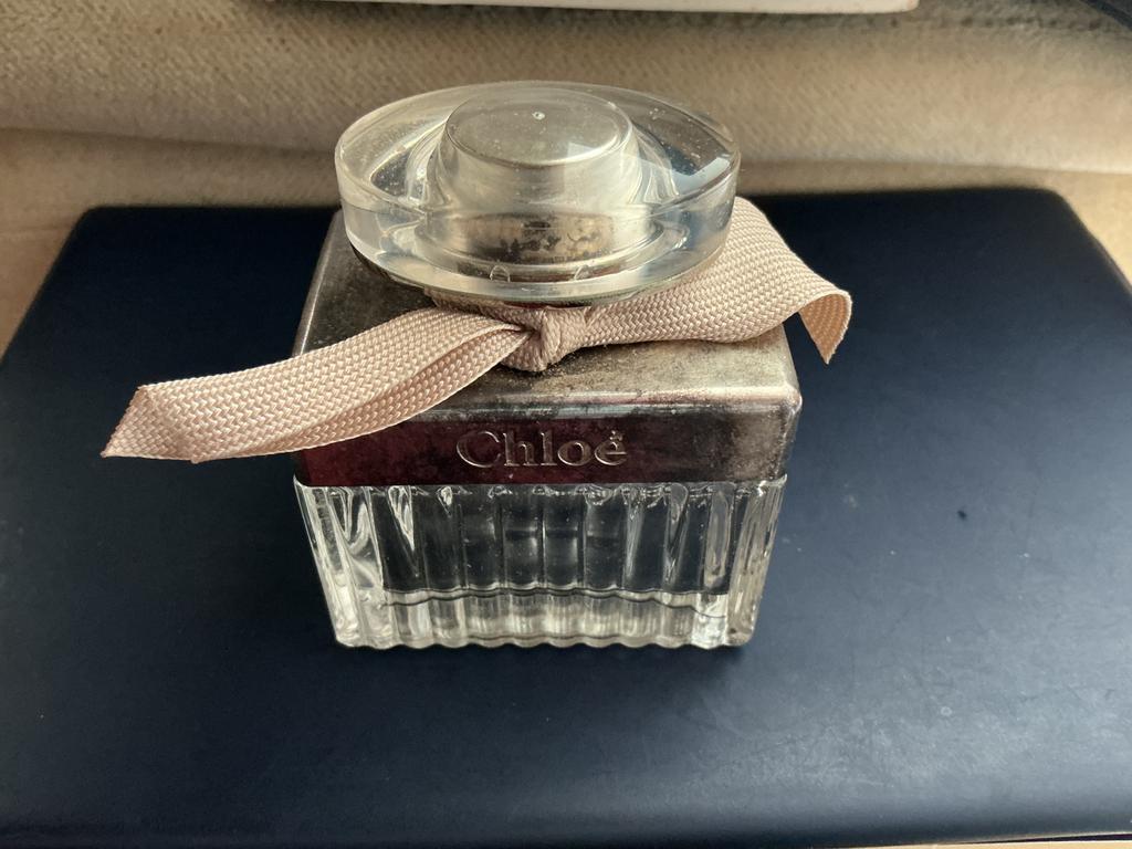 Chloé parfumflesje 50 jaar oud verzilverde dop opbr giro 555, Sieraden, Tassen en Uiterlijk, Uiterlijk | Parfum, Ophalen of Verzenden