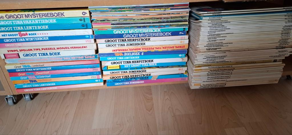 94 MEISJES STRIPBOEKEN TINA DEBBIE TINA TOP STRIPS, Meerdere stripboeken, Ophalen, Gelezen