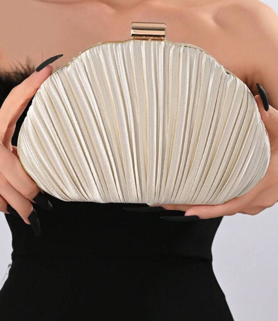 Nieuw Beige Avondtasje met Gouden Details, Ophalen