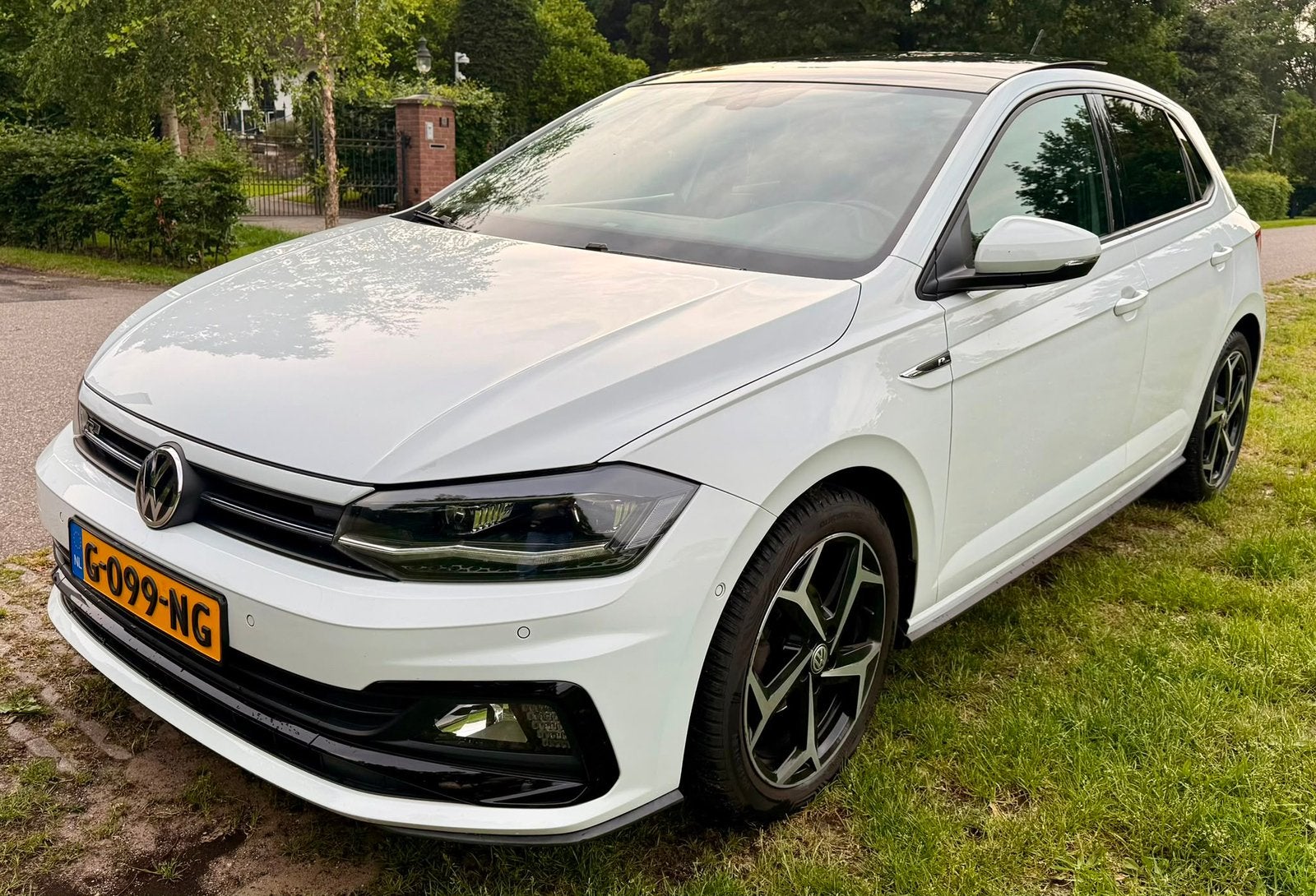 Volkswagen Polo 1.0 TSI Highline Business R | 2xR-Line, 95 pk, 1055 kg, Origineel Nederlands, 570 kg