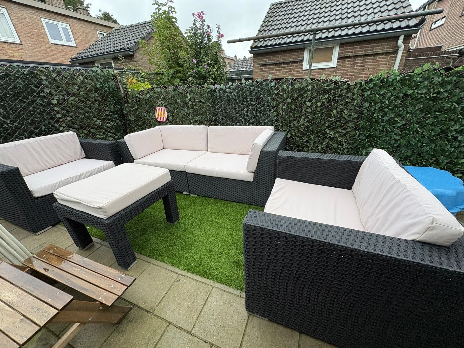 BIEDEN.Mooie rotan loungeset met 2-zitsbank, 2 fauteuils en, Ophalen, 4 zitplaatsen, Gebruikt, Rotan