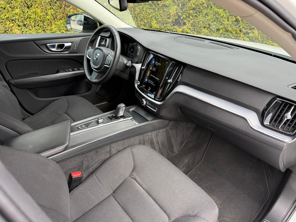 Volvo V60 B3 Momentum Advantage | Blis | Parkeer sensoren |, Auto's, 12 maanden, Euro 6, 4 cilinders, Origineel Nederlands