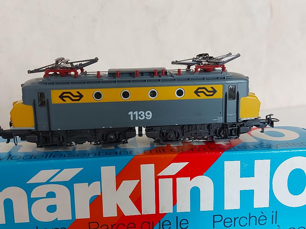 Marklin Locomotief 3324 van de NS, Wisselstroom, Locomotief, Analoog, Nieuw