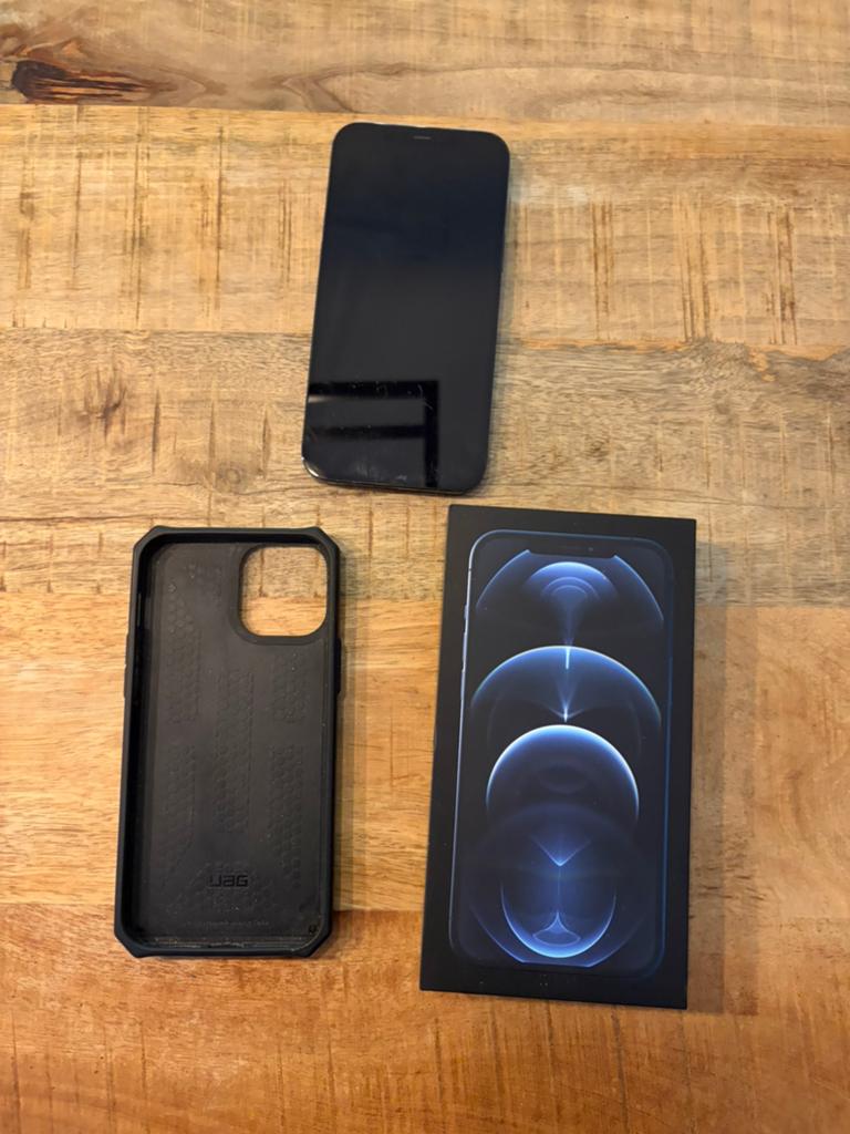 Apple Bundle: iPhone 12 Pro Max, Apple Watch S6, AirPods 2, Blauw, Ophalen of Verzenden, Zo goed als nieuw, IPhone 12 Pro Max