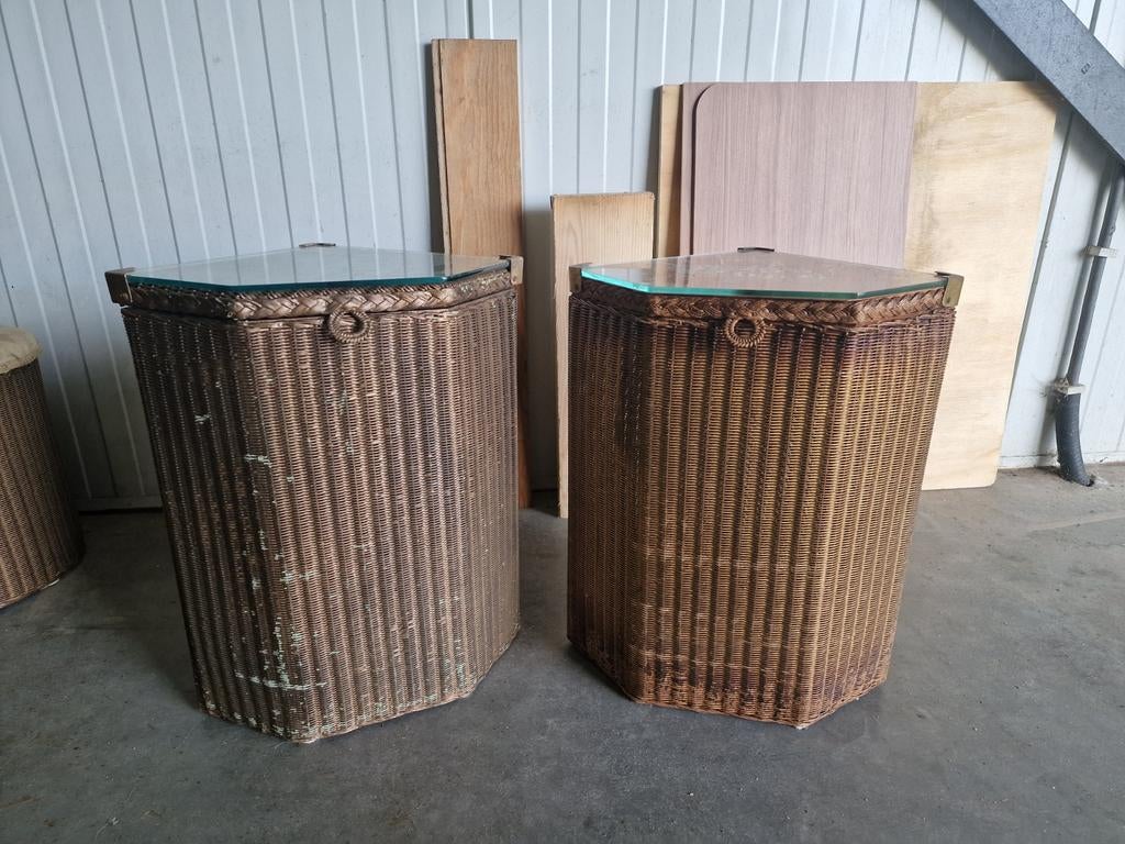 Lloyd Loom washanden voor in een hoek., Ophalen