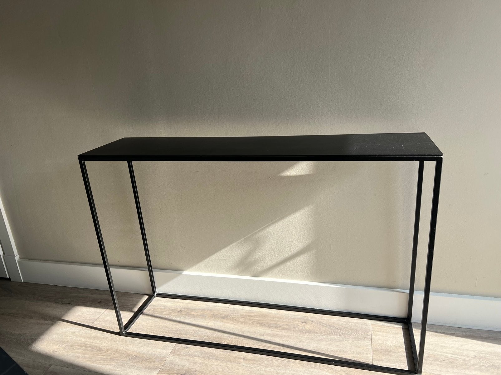 Side table staal zwart wandtafel, Ophalen, 100 tot 150 cm, Zo goed als nieuw, Metaal