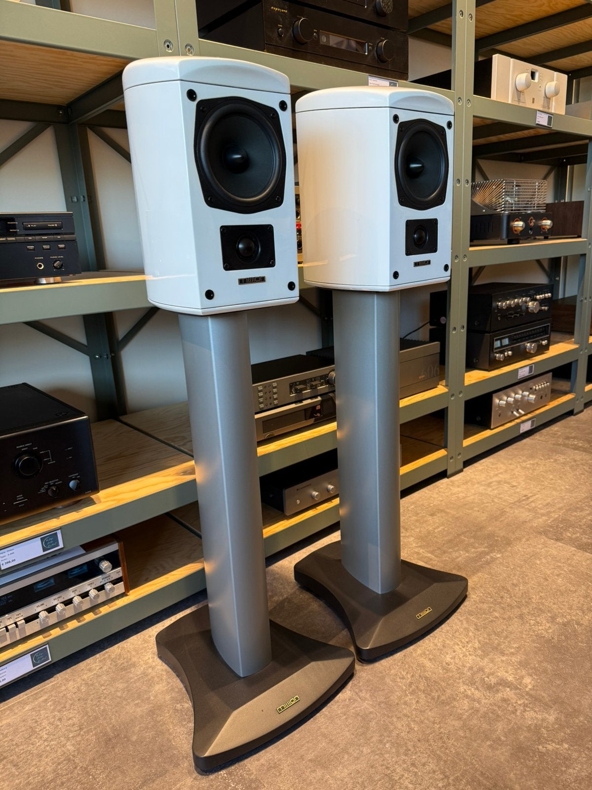 Mission e52, met stands, nieuwstaat, garantie, Ophalen, Contact@vintageaudiobreda.nl, Inclusief standaarden, Zo goed als nieuw