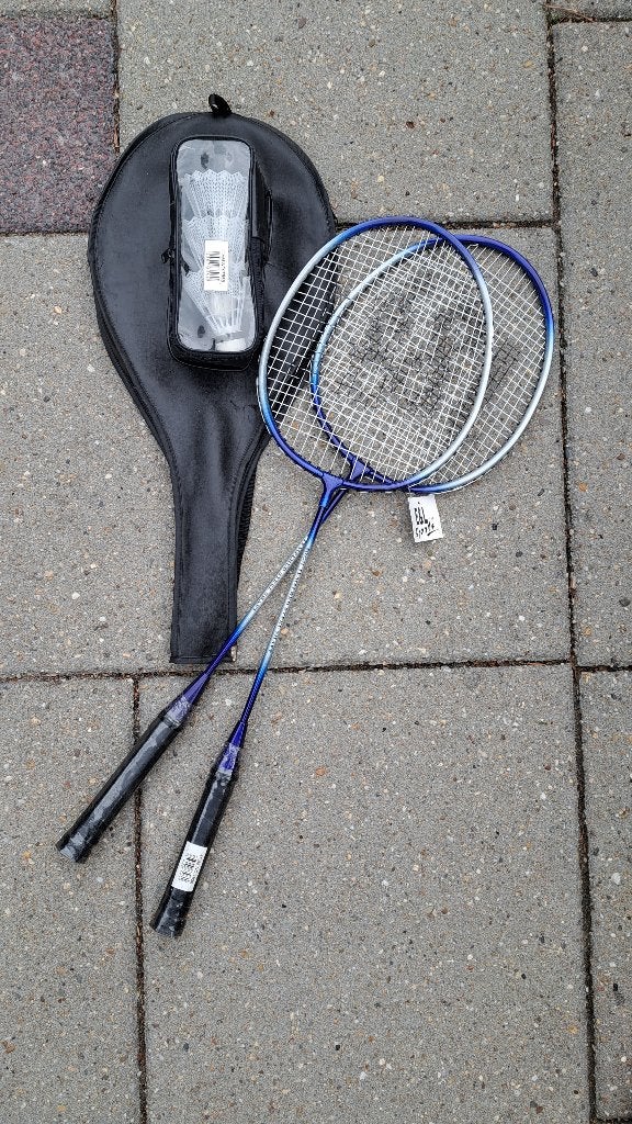 Splinternieuw badminton set met rackets en shuttles, Sport en Fitness, Badminton, Ophalen of Verzenden, Nieuw, Racket(s)