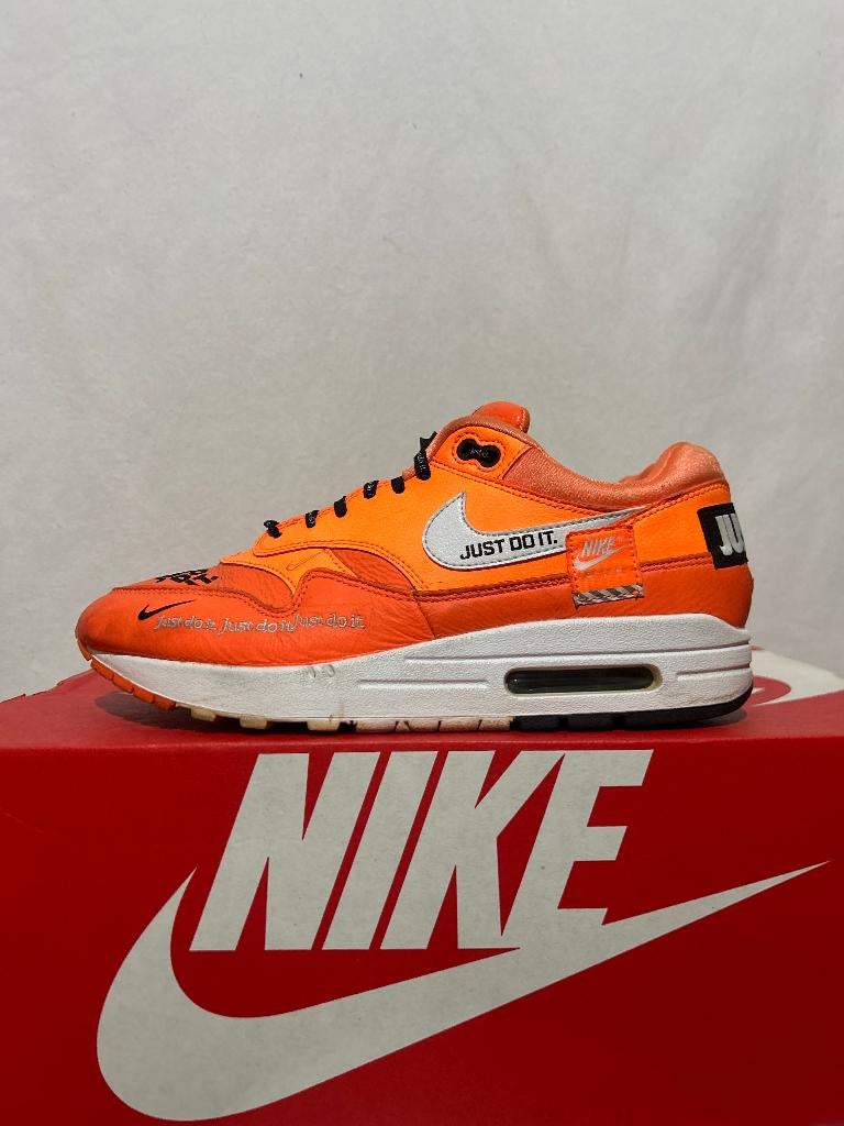 ALS NIEUW! Maat 40,5 - Nike Air Max 1 LX Just Do It Orange, Kleding | Dames, Schoenen, Overige kleuren, Verzenden, Nike, Nike