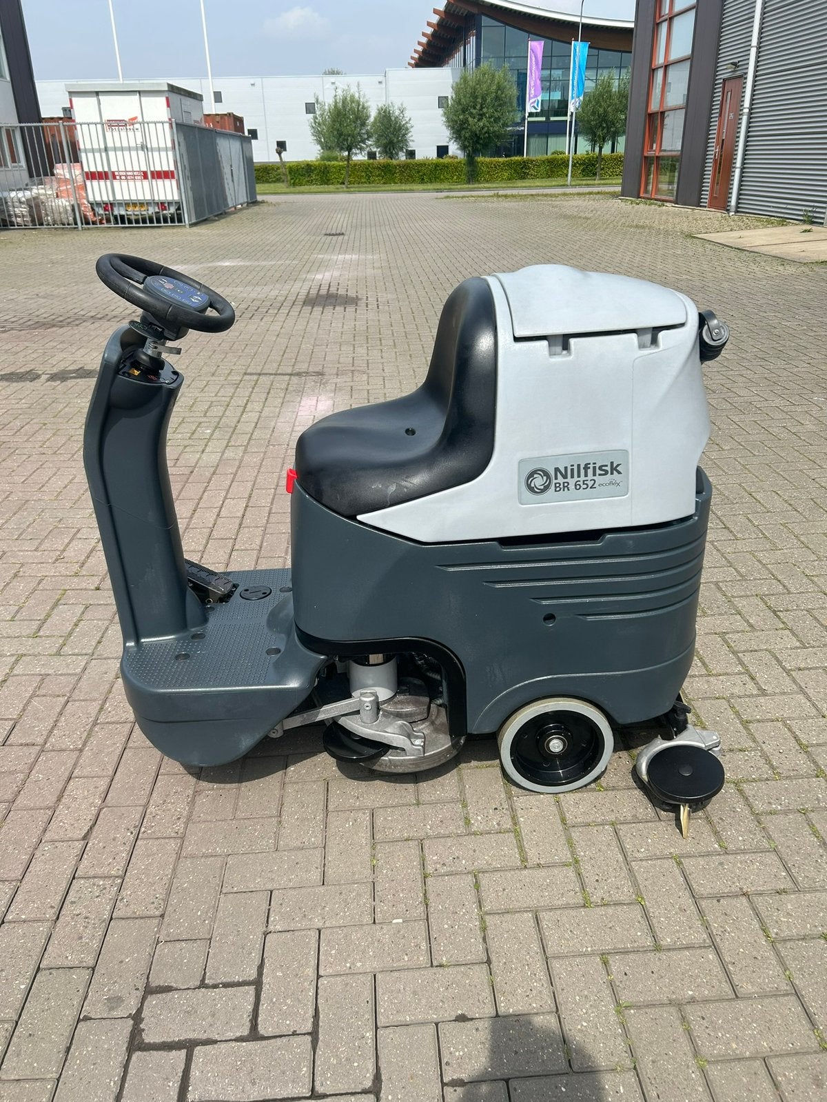 schrobmachine Nilfisk BR 652, Ophalen of Verzenden, Zo goed als nieuw