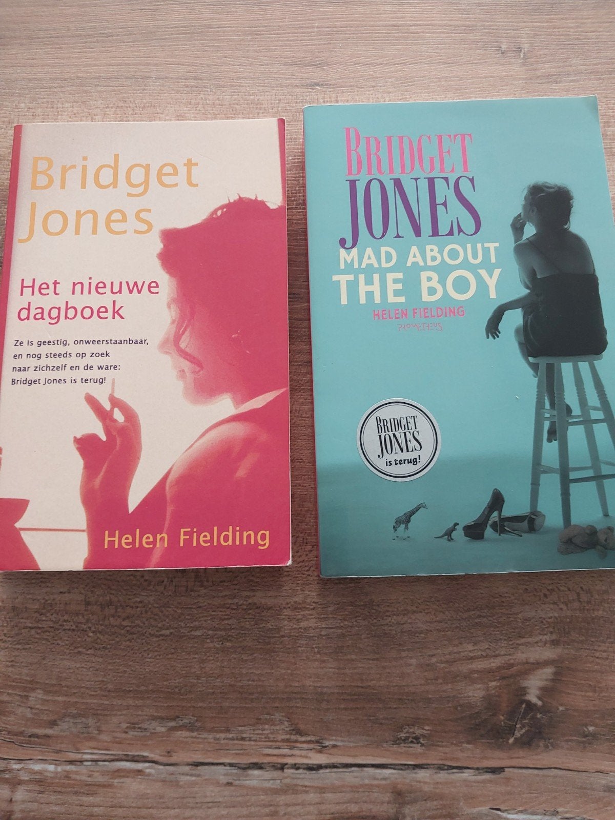 Bridget Jones-2x samen €1.80, Boeken, Ophalen of Verzenden, Gelezen, Helen Fielding, Nederland