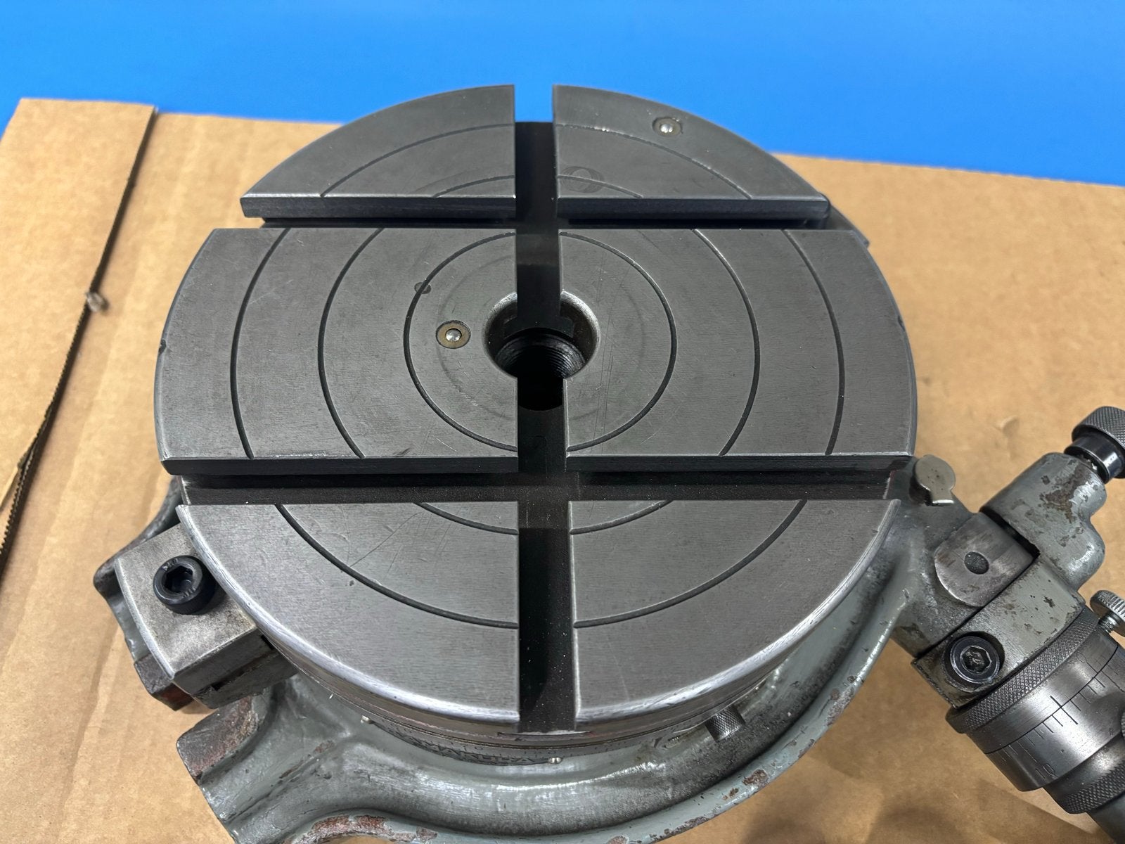 Verdeeltafel 200 mm, Ophalen