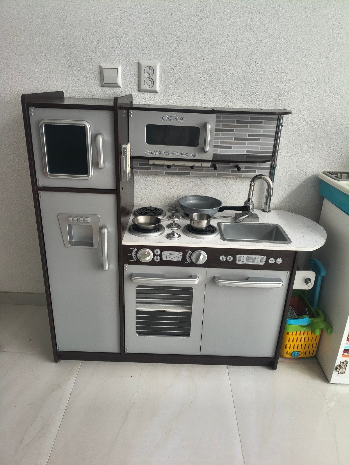 Grote speelkeuken met accessoires, Ophalen, Gebruikt, Hout, Speelkeuken