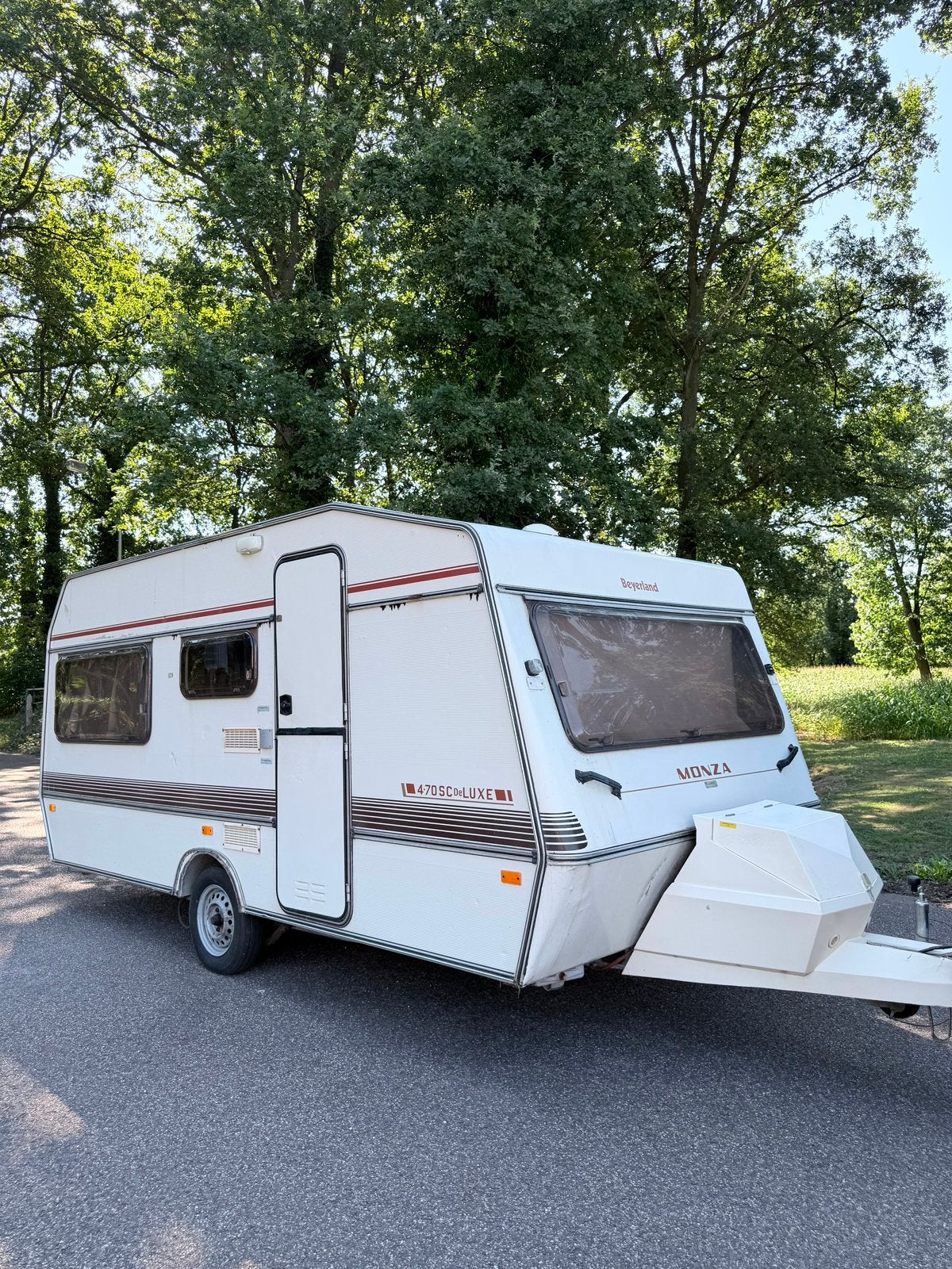 Leuke Beyerland Monza 470 Caravan !, Standaardzit, Dwarsbed, Bedrijf, 750 - 1000 kg
