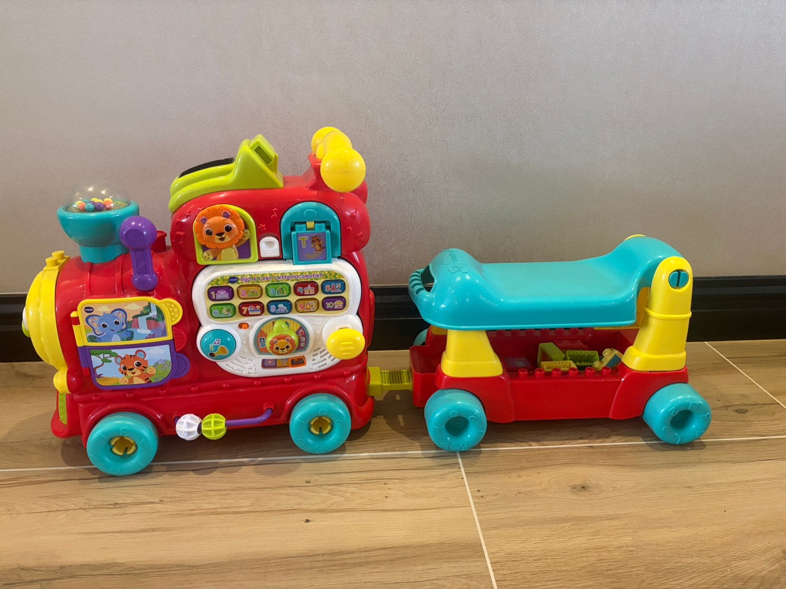 Vtech rijd & leer letterlocomotief, Ophalen, Zo goed als nieuw, 6 maanden tot 2 jaar