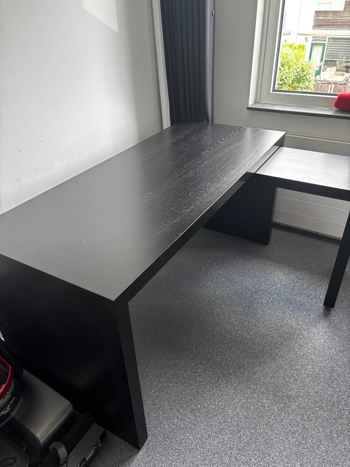Malm bureau + bureaustoel, Huis en Inrichting, Bureaus, Ophalen, Zo goed als nieuw