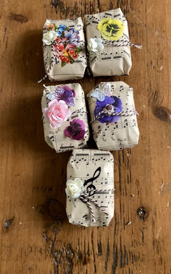 Zeepjes in muziekpapier, Antiek en Kunst, Ophalen of Verzenden