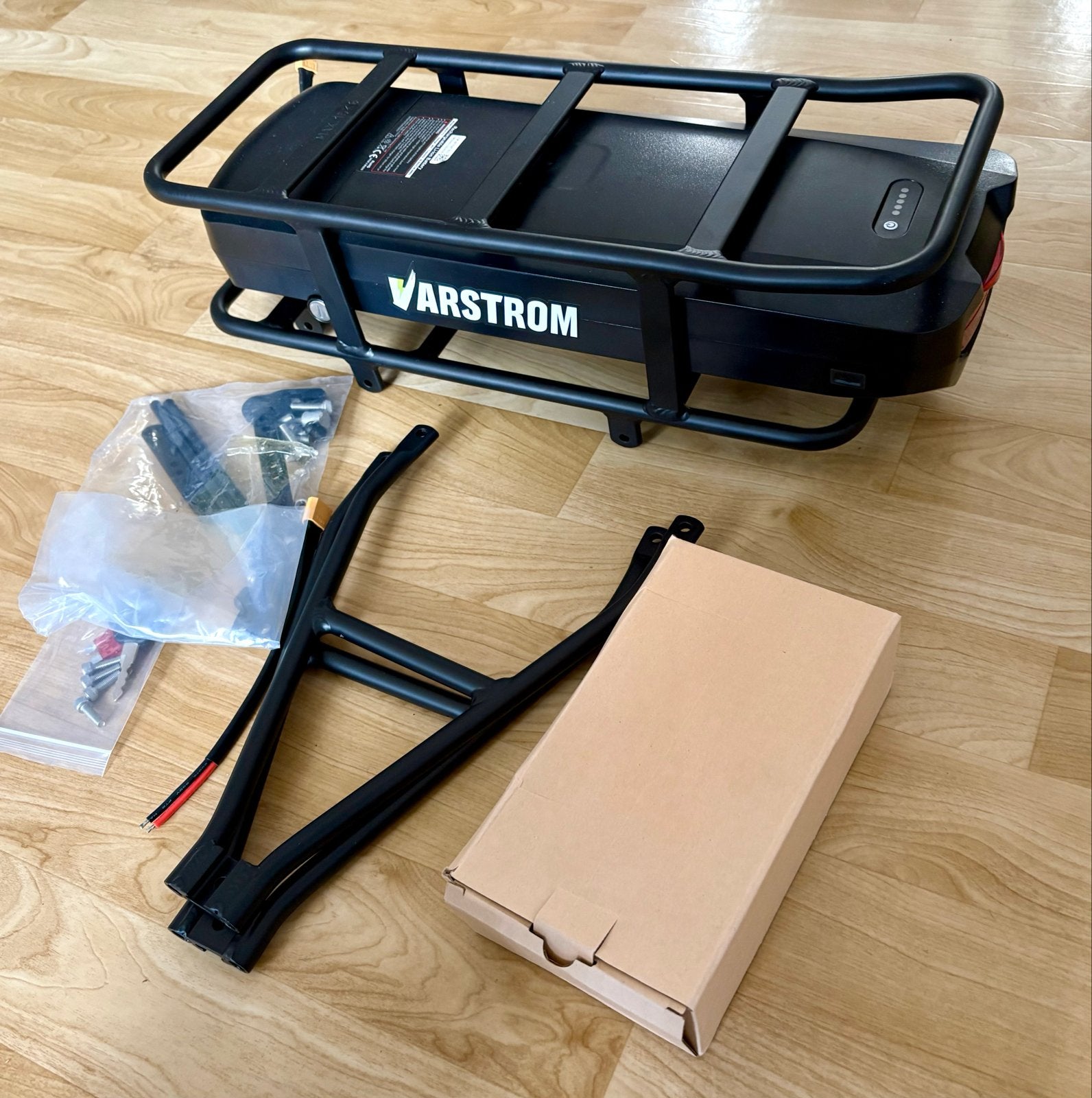 VARSTROM E-bike Accu 36V 20.8Ah (748.8Wh) met bagagedrager, Fietsen en Brommers, Verzenden, Zo goed als nieuw