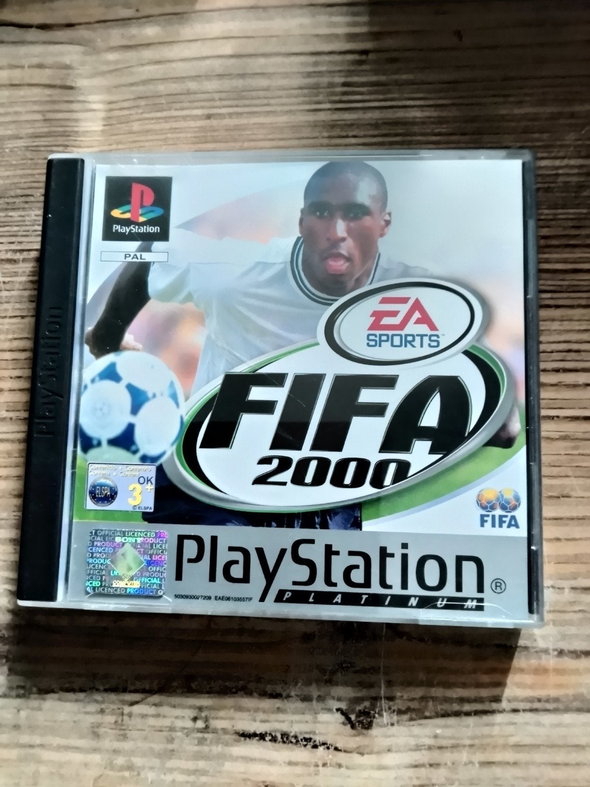 FIFA 2000 Platinum - PlayStation 1 (PS1) - Zo goed als nieuw, Spelcomputers en Games, 2 spelers, Eén computer, Ophalen of Verzenden
