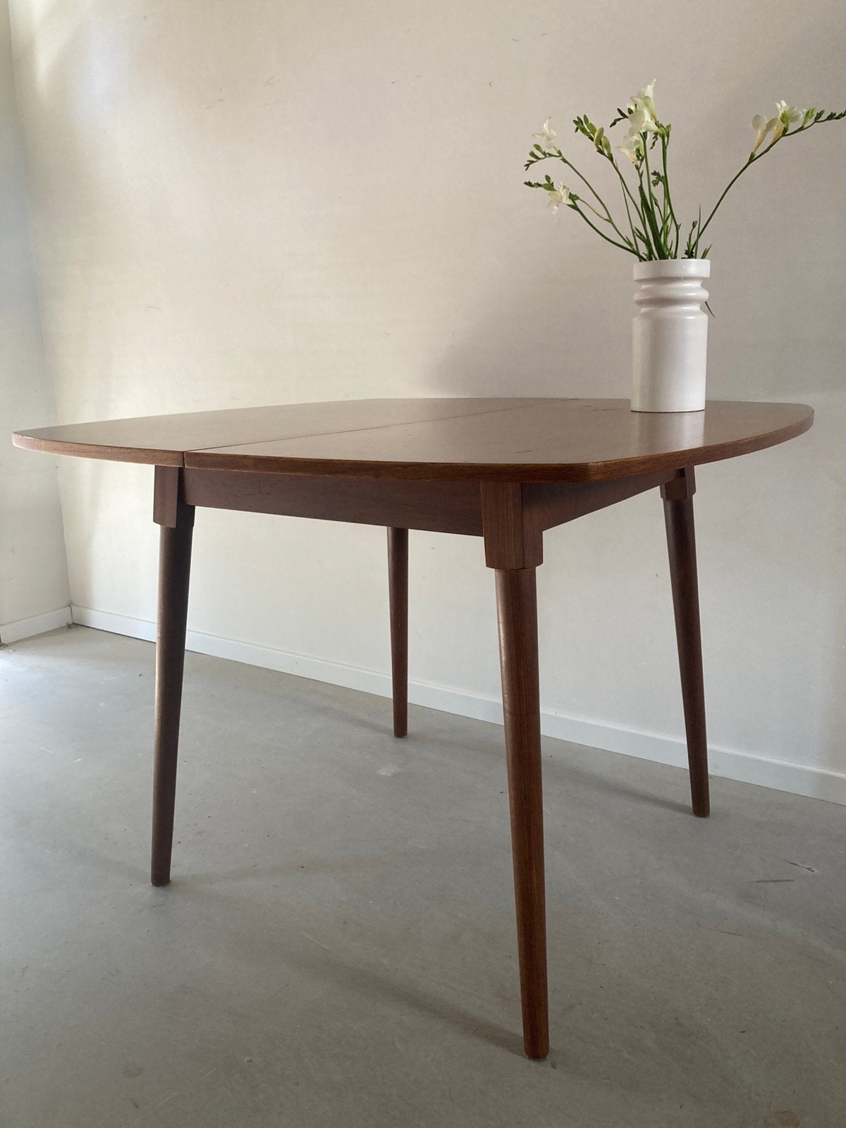 Midcentury vintage teak eettafel uitschuifbaar, Gebruikt, Ophalen of Verzenden, Vijf personen of meer, X