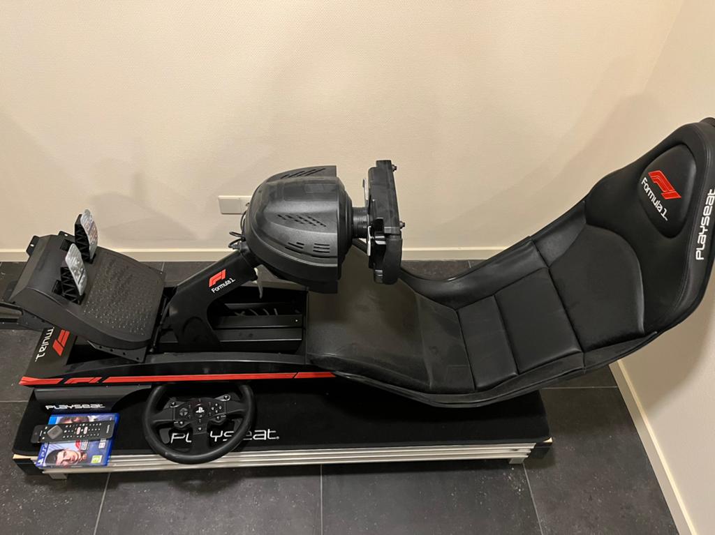 Playseat formula 1 met playstation 4 en tv, Ophalen, Sony, Zo goed als nieuw