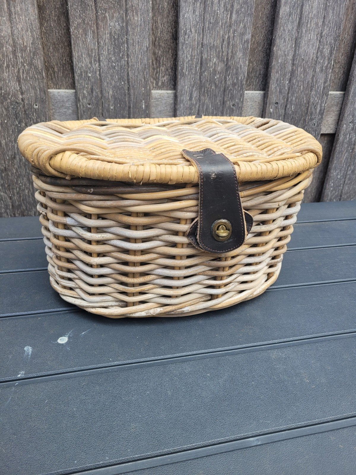 Rieten (fiets) mand met deksel - 30x25x20 cm, Ophalen, Gebruikt