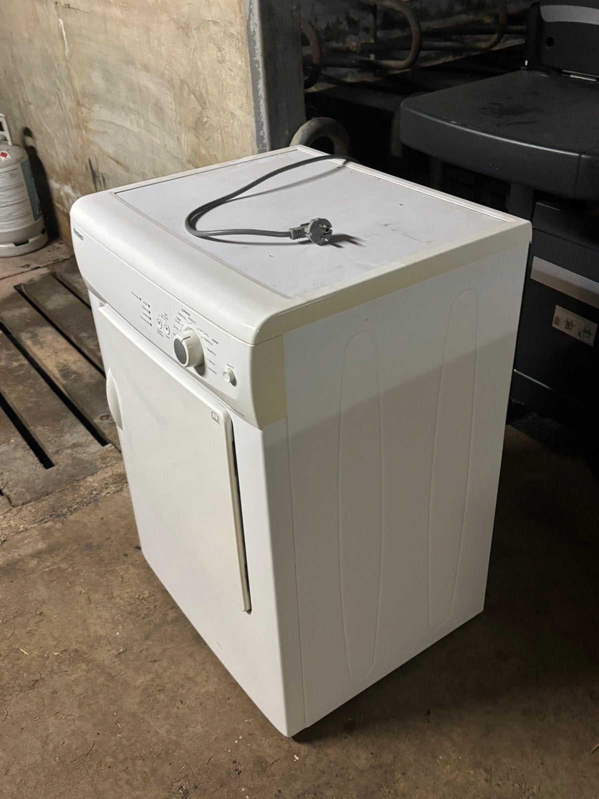 Blomberg droger, Witgoed en Apparatuur, Ophalen, Zo goed als nieuw, Luchtafvoer, 85 tot 90 cm