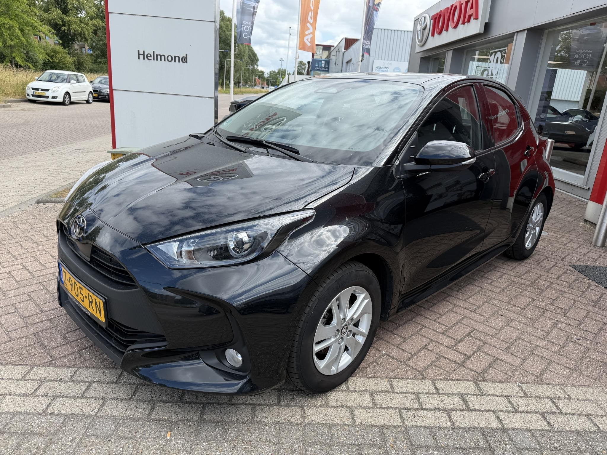 Toyota Yaris 1.5 Hybrid 115 Active, Gebruikt, Bedrijf, 26 km/l, Hybride Elektrisch/Benzine