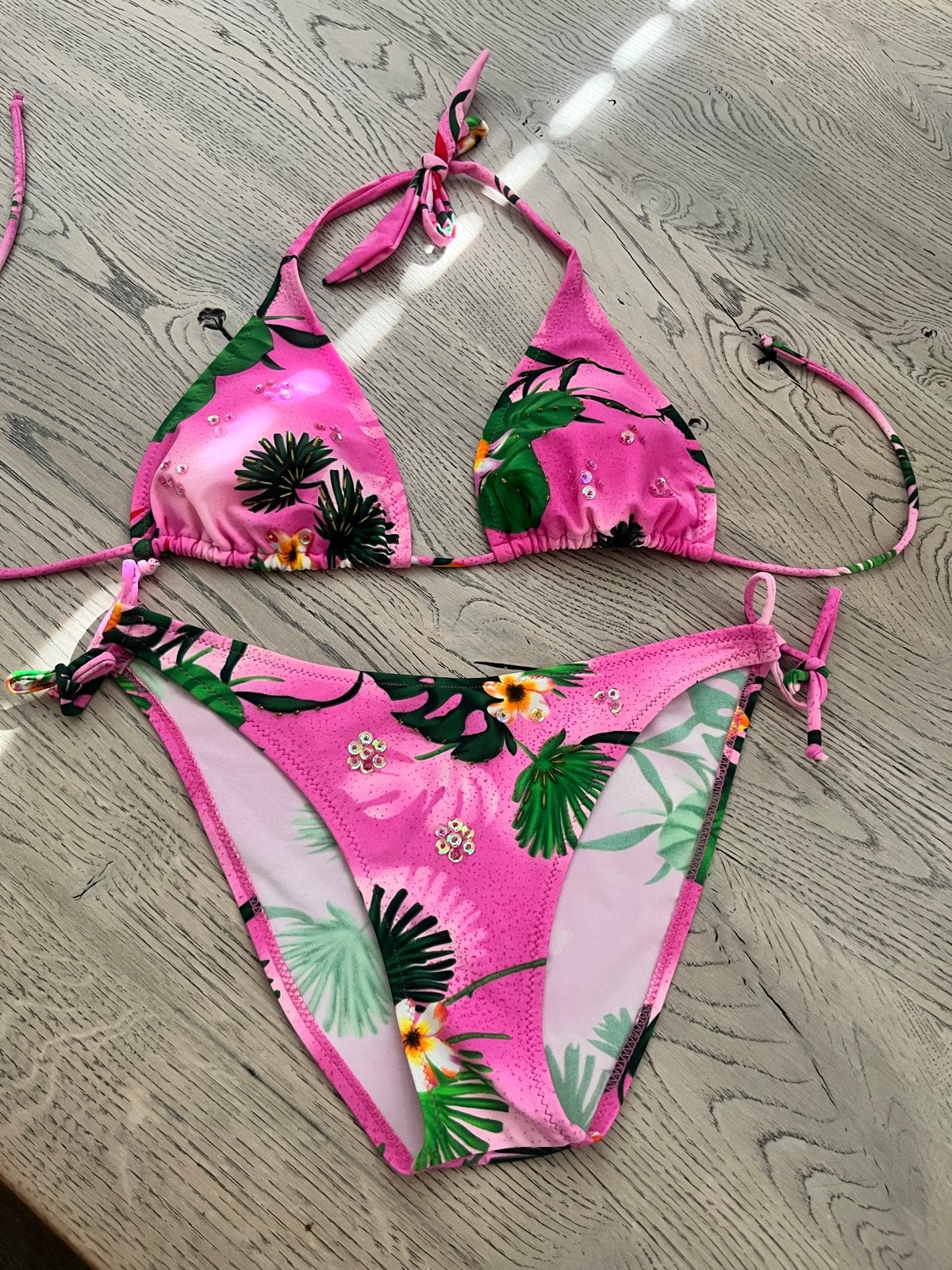 Roze bikini met tropische print en pailletten, Ophalen of Verzenden, Nieuw, Roze, Bikini