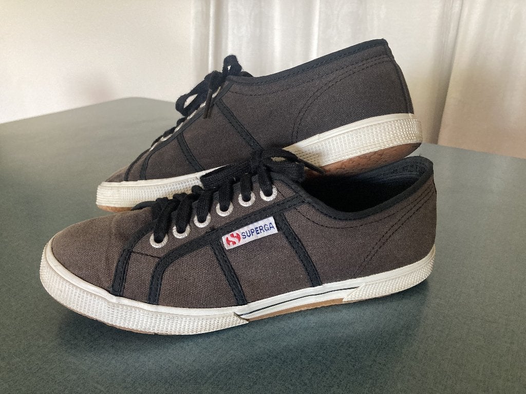 Te koop zwart/blauwe Superga gympen maat 39., Zwart, Ophalen of Verzenden, Sneakers of Gympen, Gedragen