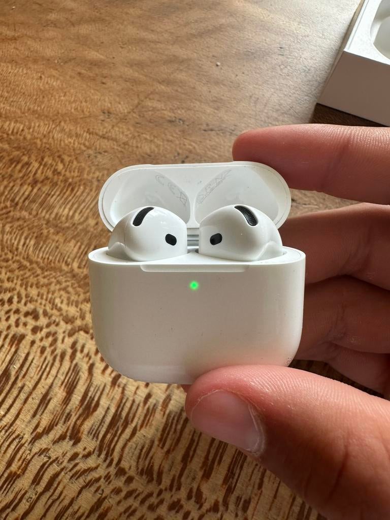 ️Orginele ️airpods 4, Telecommunicatie, Mobiele telefoons | Oordopjes, Ophalen of Verzenden, Zo goed als nieuw