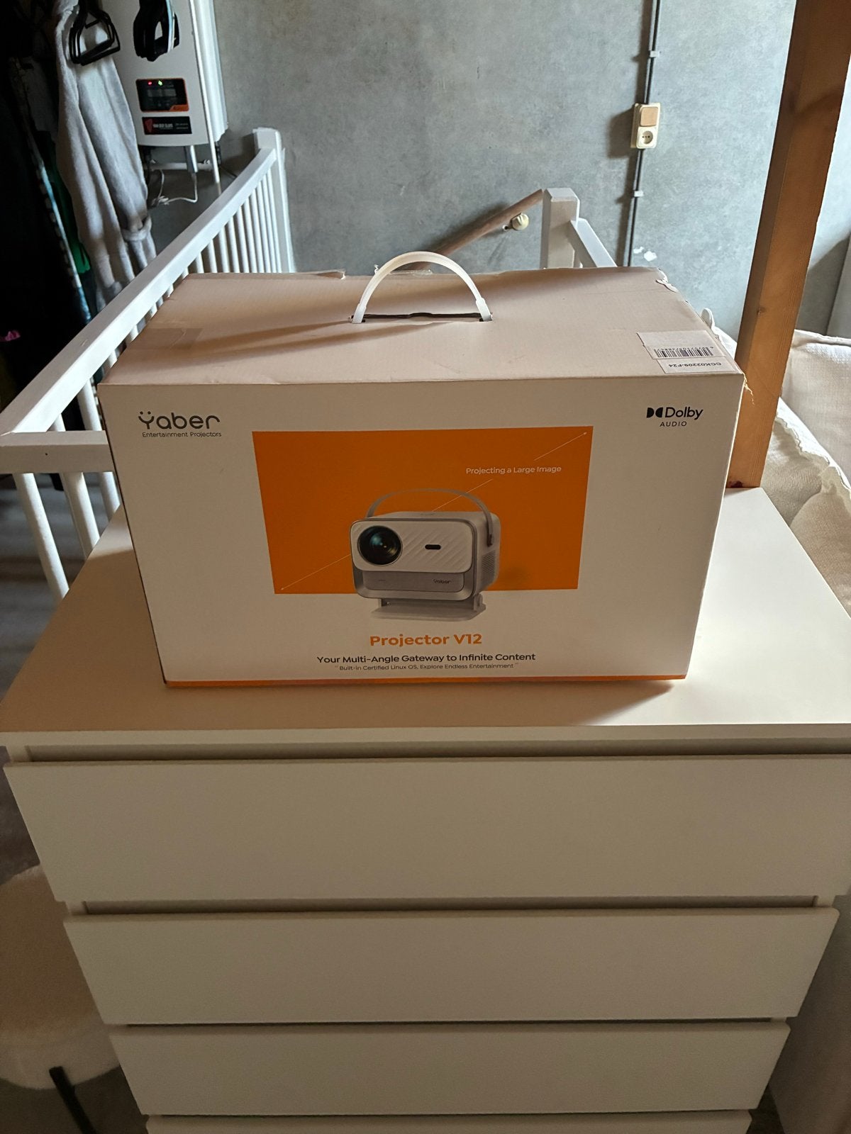 Yaber Projector V12 - Nieuw in doos, Audio, Tv en Foto, Ophalen of Verzenden, Nieuw, LED, Full HD (1080)