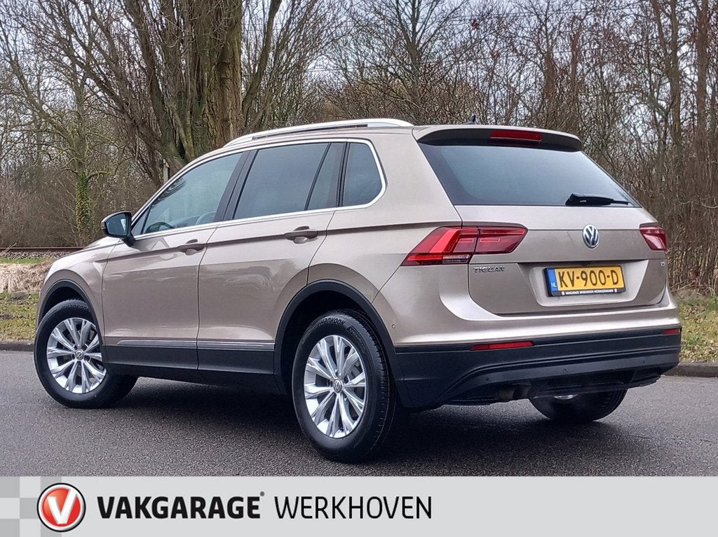 Volkswagen Tiguan 1.4 TSI AUTOMAAT | Panoramadak | Massagest, Auto's, Volkswagen, 4 cilinders, Alcantara, Beige, Origineel Nederlands