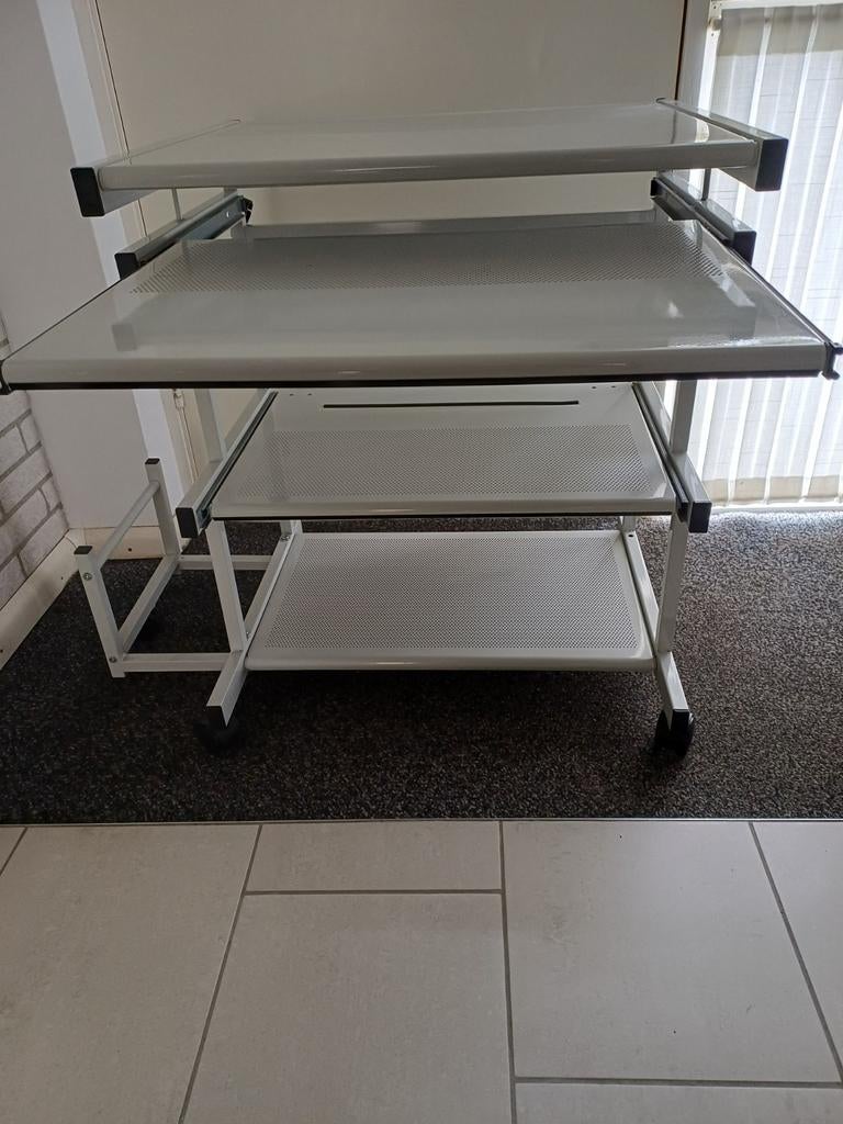 Verrijdbaar bureau/laptoptafel met verstelbare bladen, Ophalen, Gebruikt, Modern, Functioneel, 50 tot 100 cm