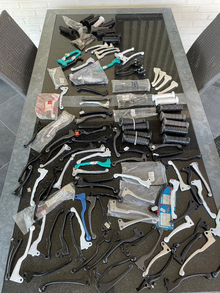 Partij hendels handvatten nos yamaha honda puch ea 40 euro, Fietsen en Brommers, Brommeronderdelen | Oldtimers, Ophalen of Verzenden