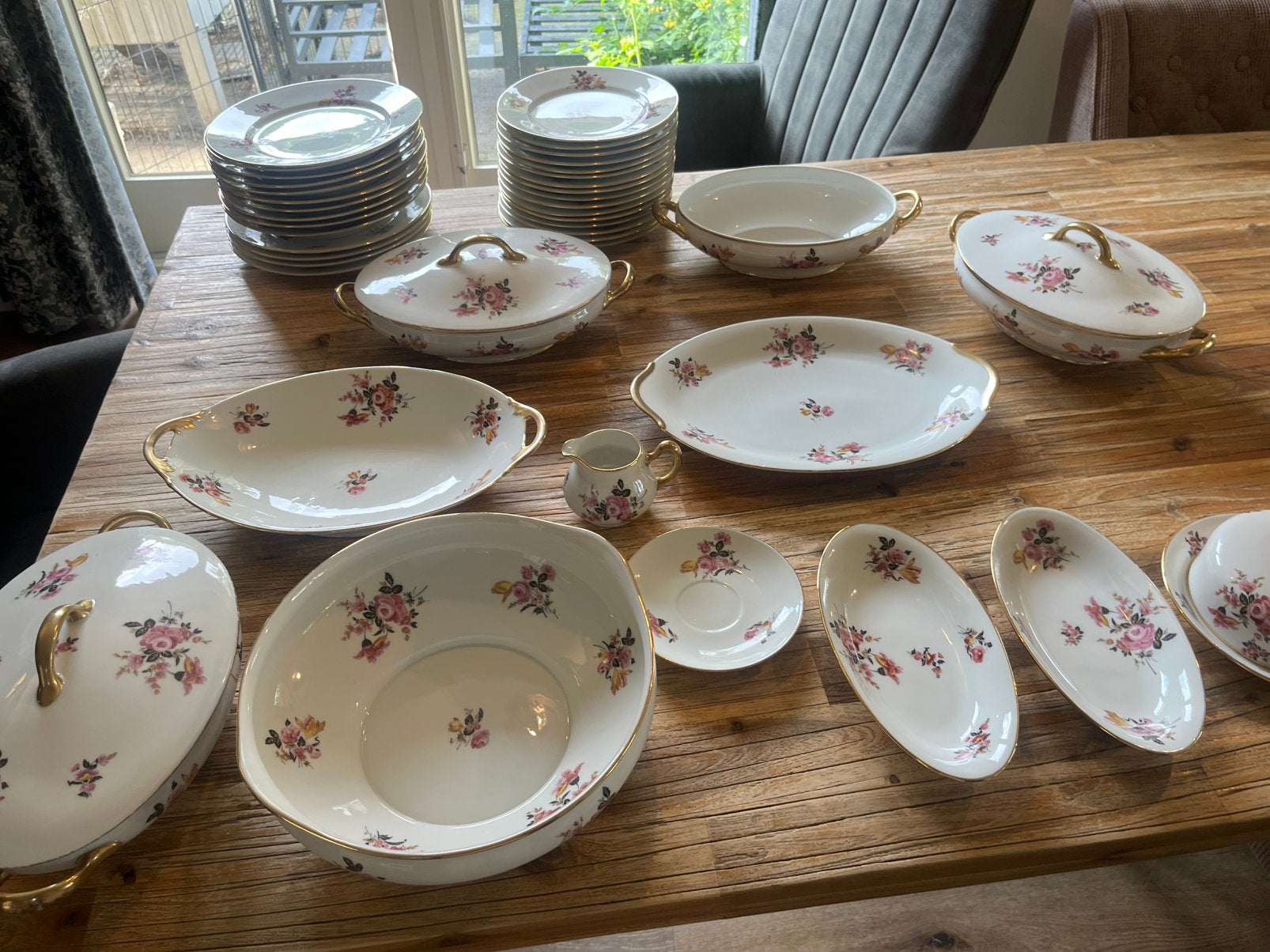 Limoges servies d.r.b. Bloemen rozen borden schalen, Ophalen