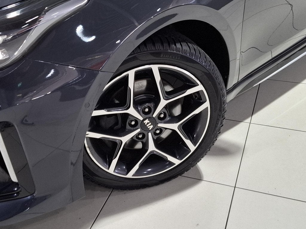 Kia Ceed 1.5 T-GDi MHEV GT-Line Edition Stoel en stuur verwa, Auto's, Kia, Gebruikt, Euro 6, 4 cilinders, 1290 kg