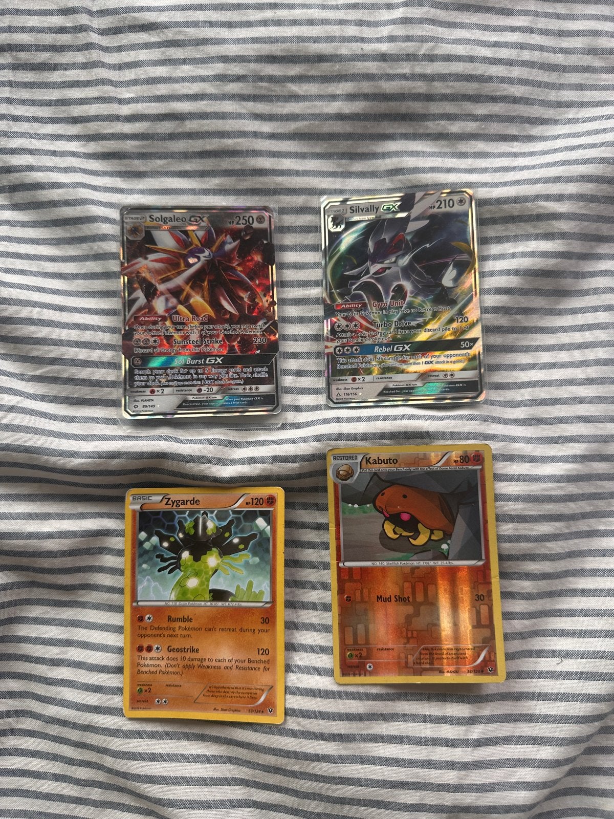 Pokémon Kaarten: Solgaleo GX, Silvally GX, Zygarde, Kabuto, Ophalen, Gebruikt, Meerdere kaarten, Foil