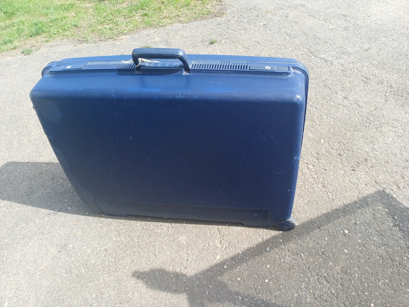 koffer met sleutel.   Delsey., Ophalen, Gebruikt, Hard kunststof, 70 cm of meer